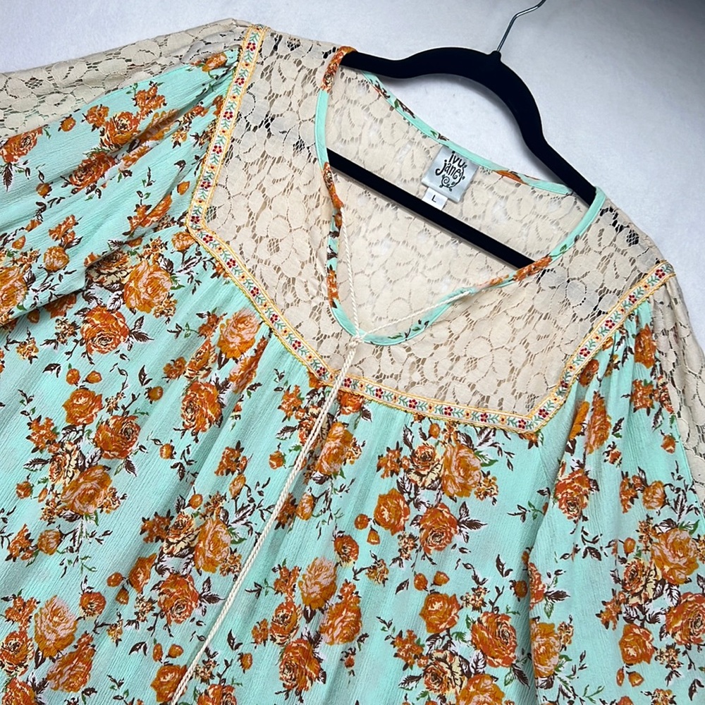 Ivy Jane Top.  Anthropologie.  Boho.  Floral.  Lace. size Large